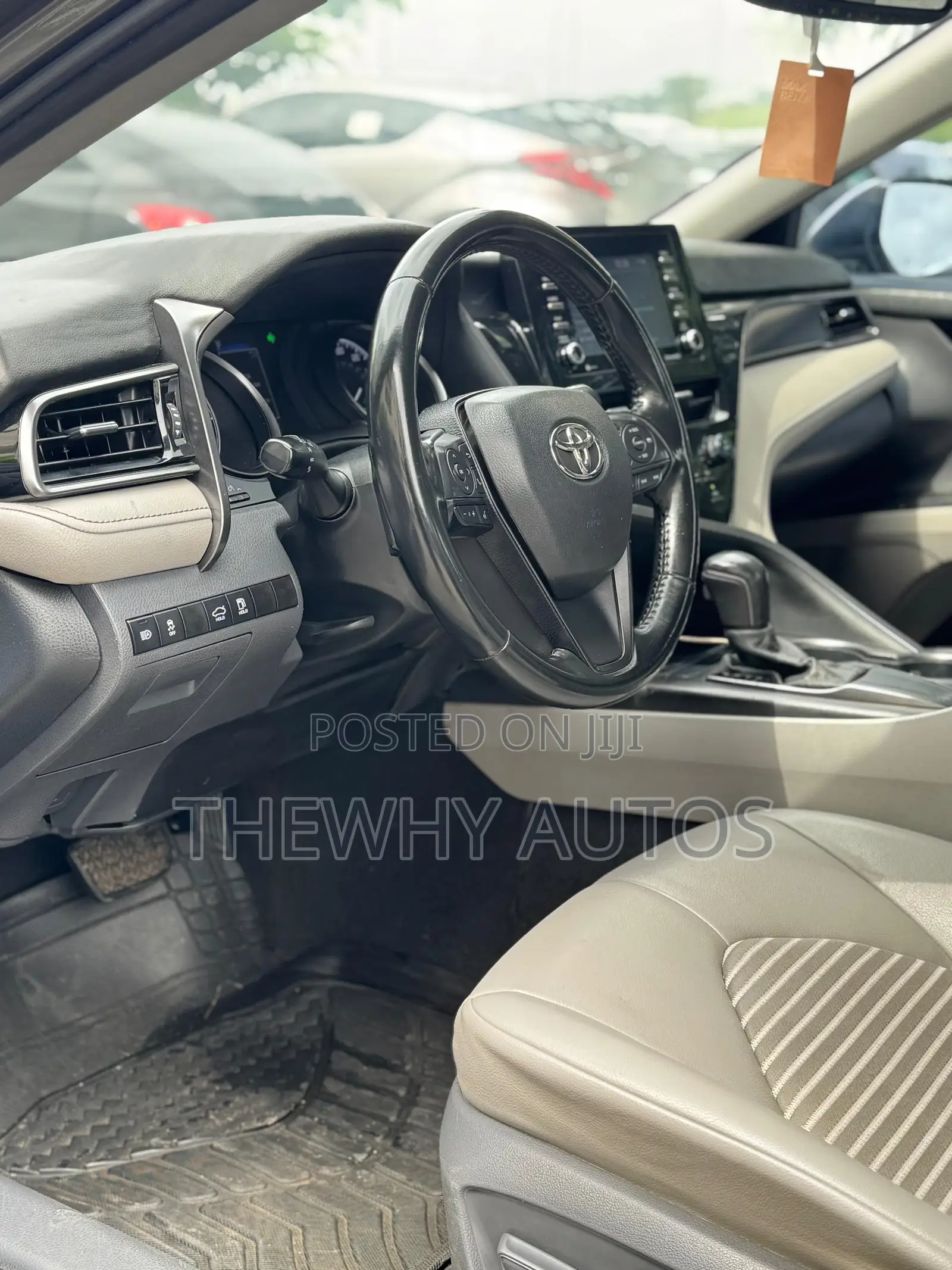 Toyota Camry SE 2021 Gray