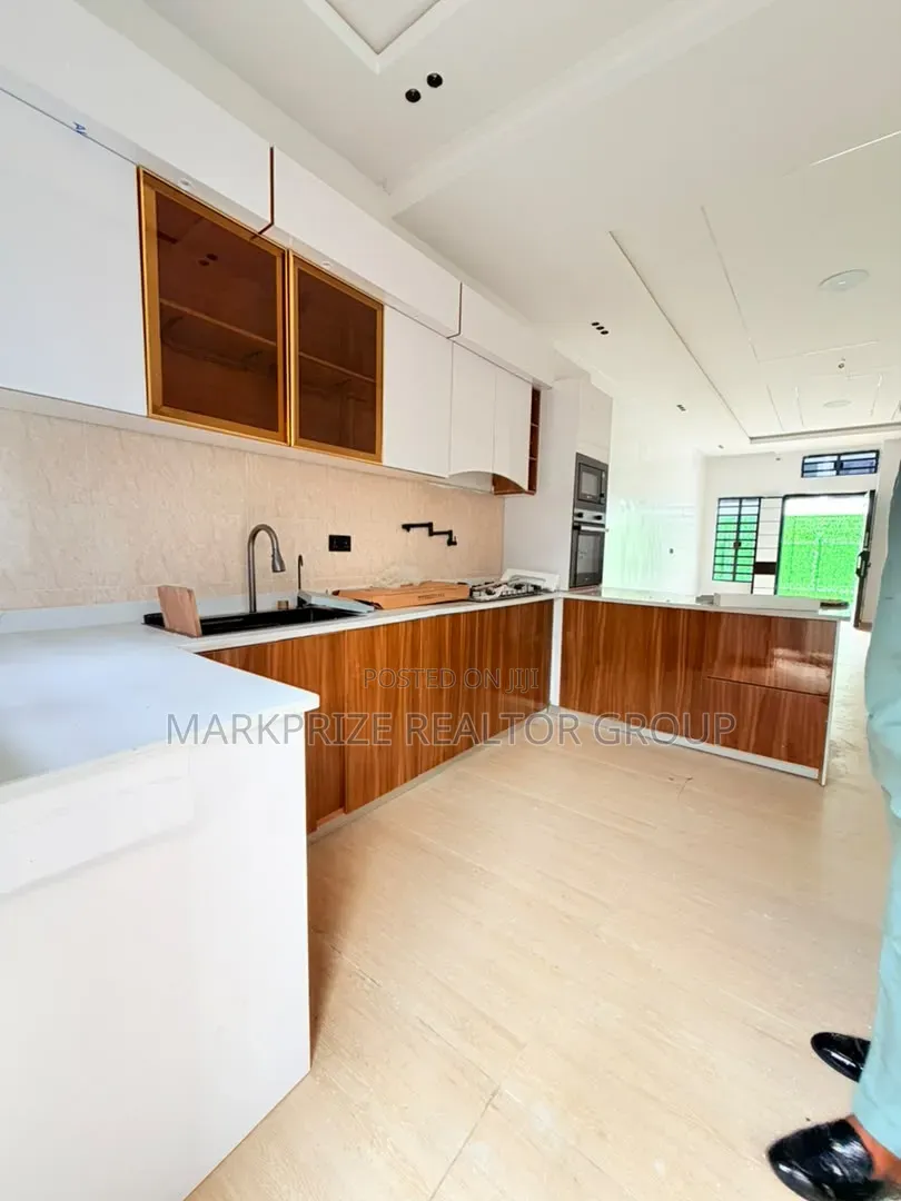 3bdrm Apartment in Ikeja Gra Lagos for sale