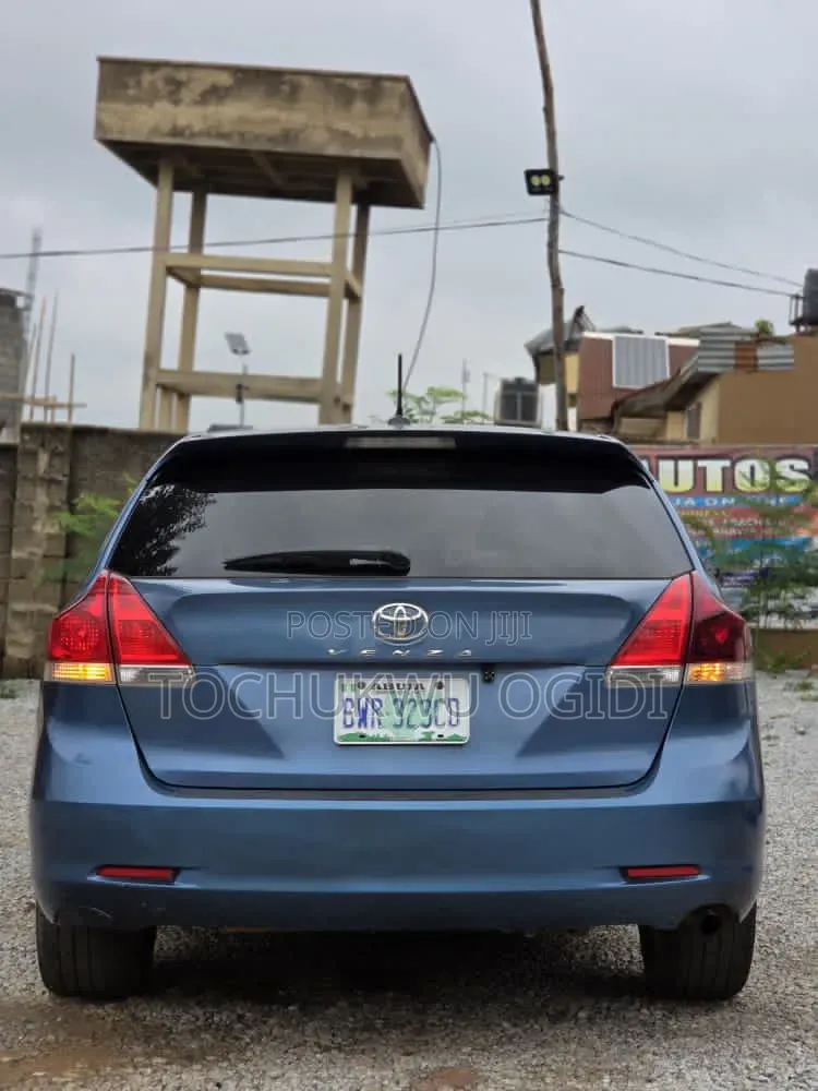Toyota Venza 2010 Blue