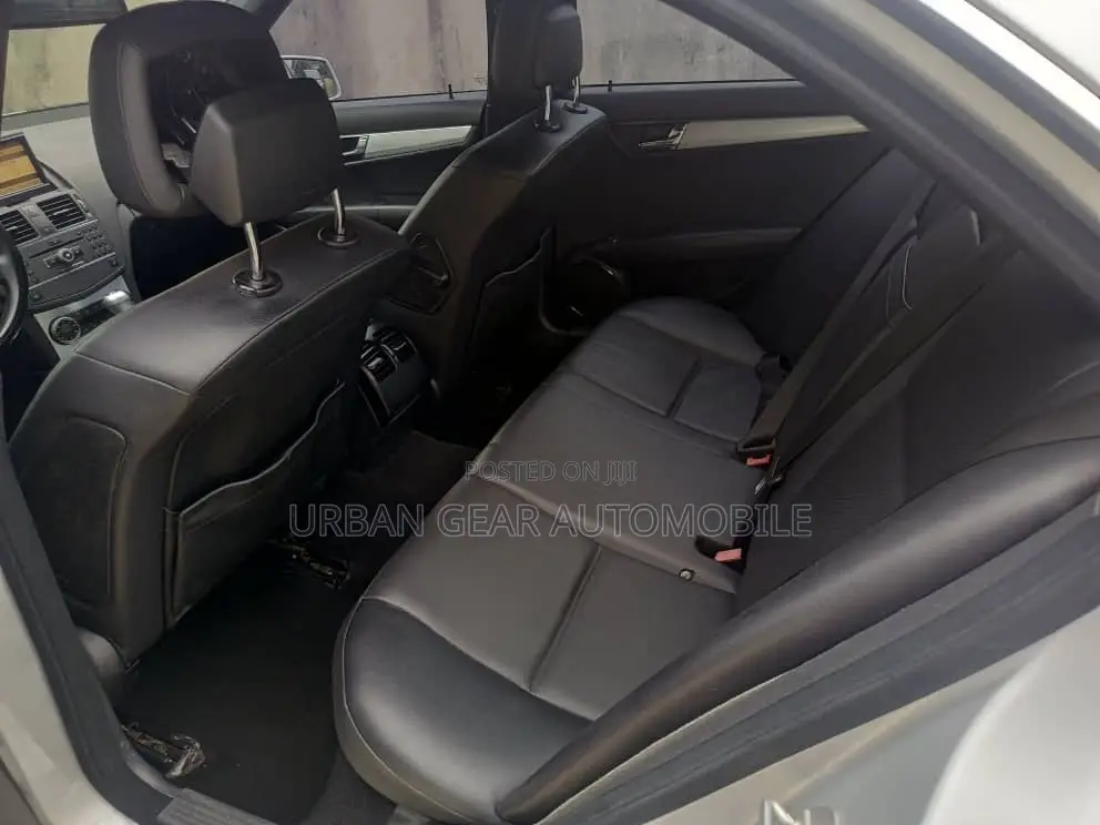 Mercedes-Benz C300 Sport 4Matic Sedan AWD (3.0L 6cyl 7A) 2010 Silver