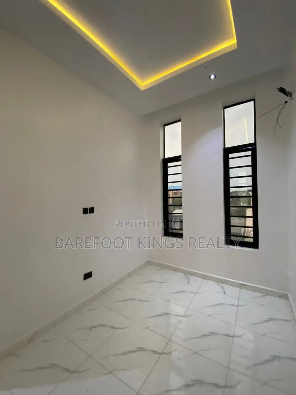 5bdrm Duplex in Sangotedo for sale