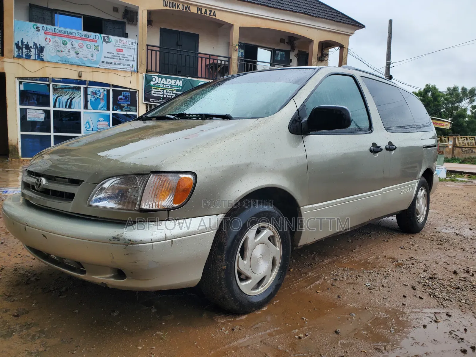 Toyota Sienna LE 4dr 1998 Silver