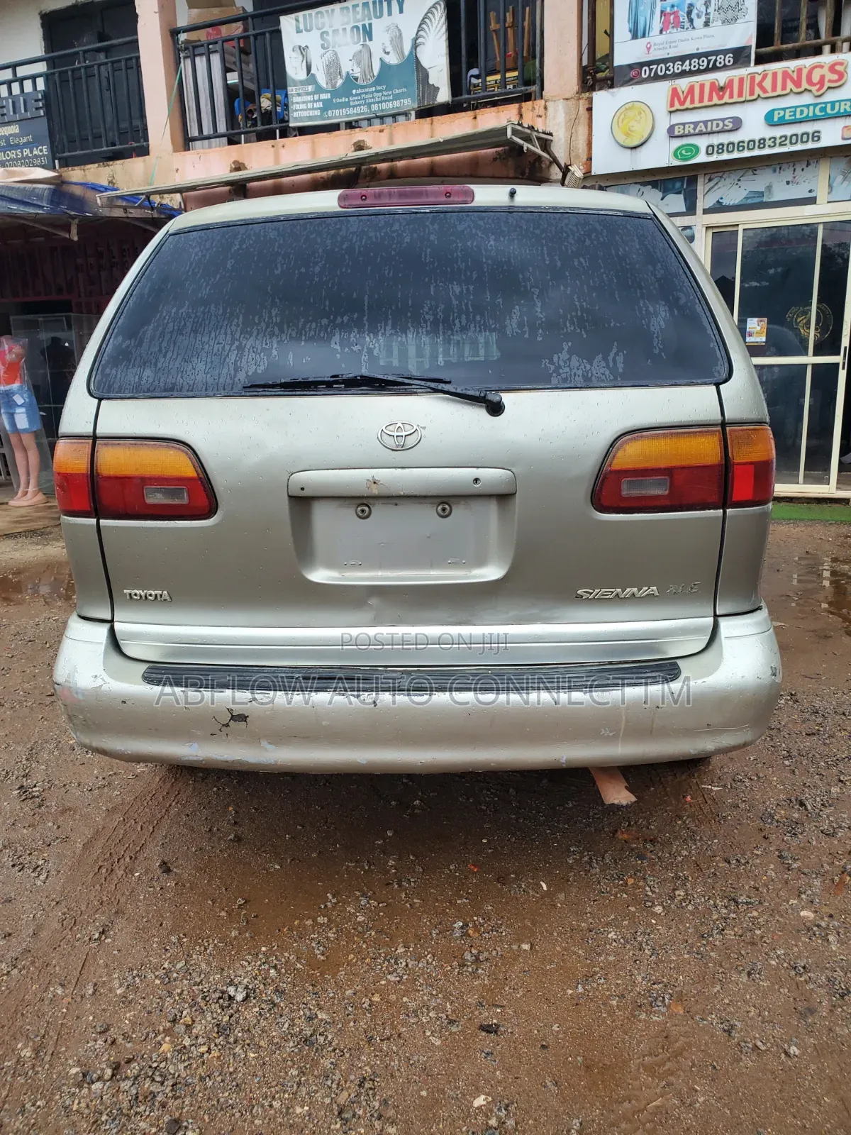 Toyota Sienna LE 4dr 1998 Silver