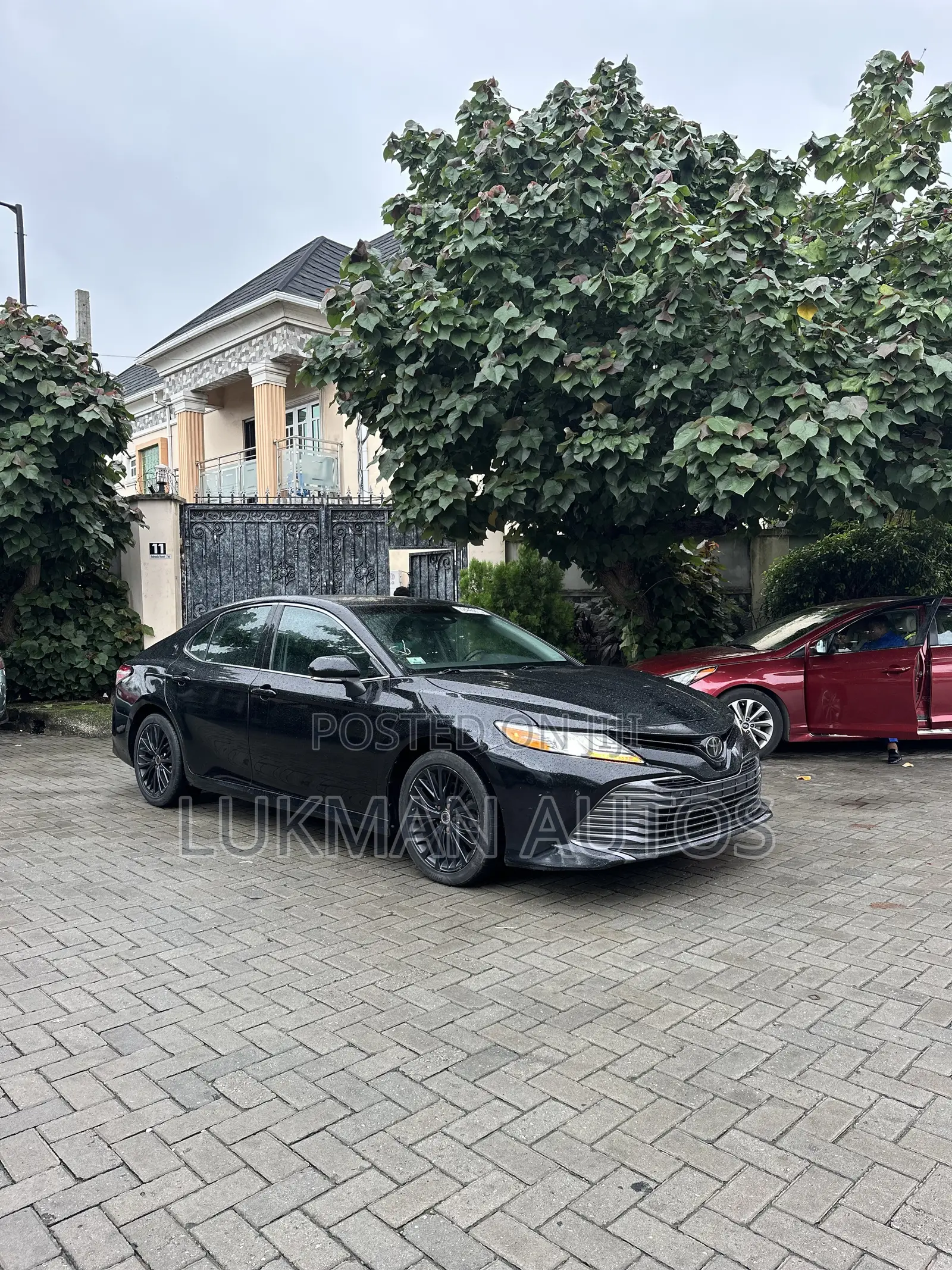 Toyota Camry XLE FWD (2.5L 4cyl 8AM) 2018 Black