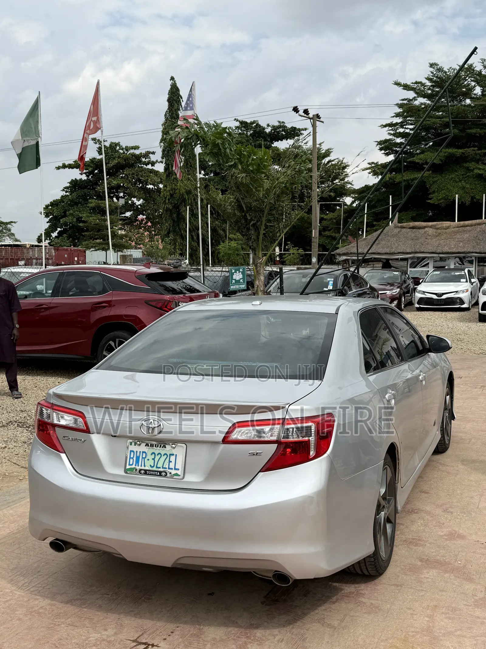 Toyota Camry SE V6 4dr Sedan (3.5L 6cyl 6A) 2013 Silver