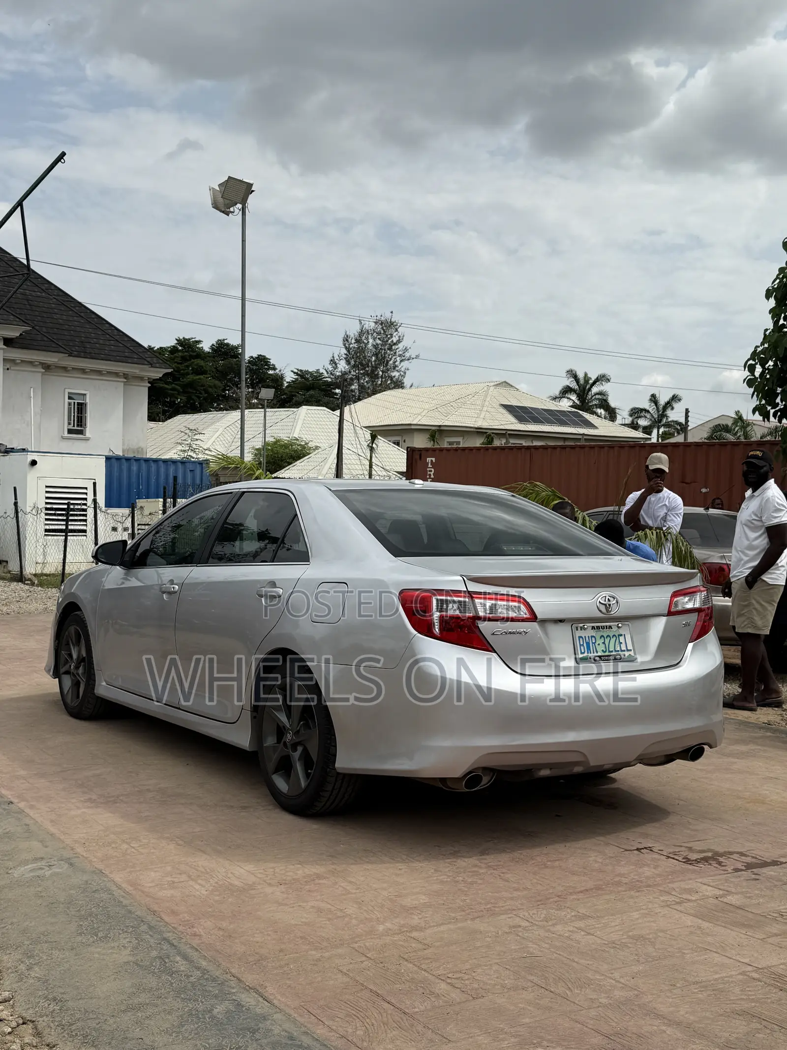 Toyota Camry SE V6 4dr Sedan (3.5L 6cyl 6A) 2013 Silver