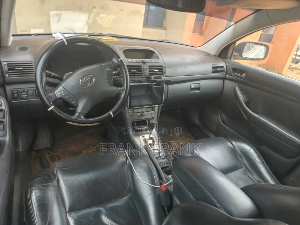 Toyota Avensis 2007 Silver
