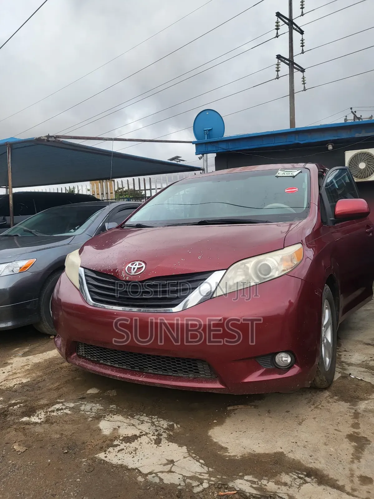 Toyota Sienna XLE 7 Passenger Mobility 2012 Red