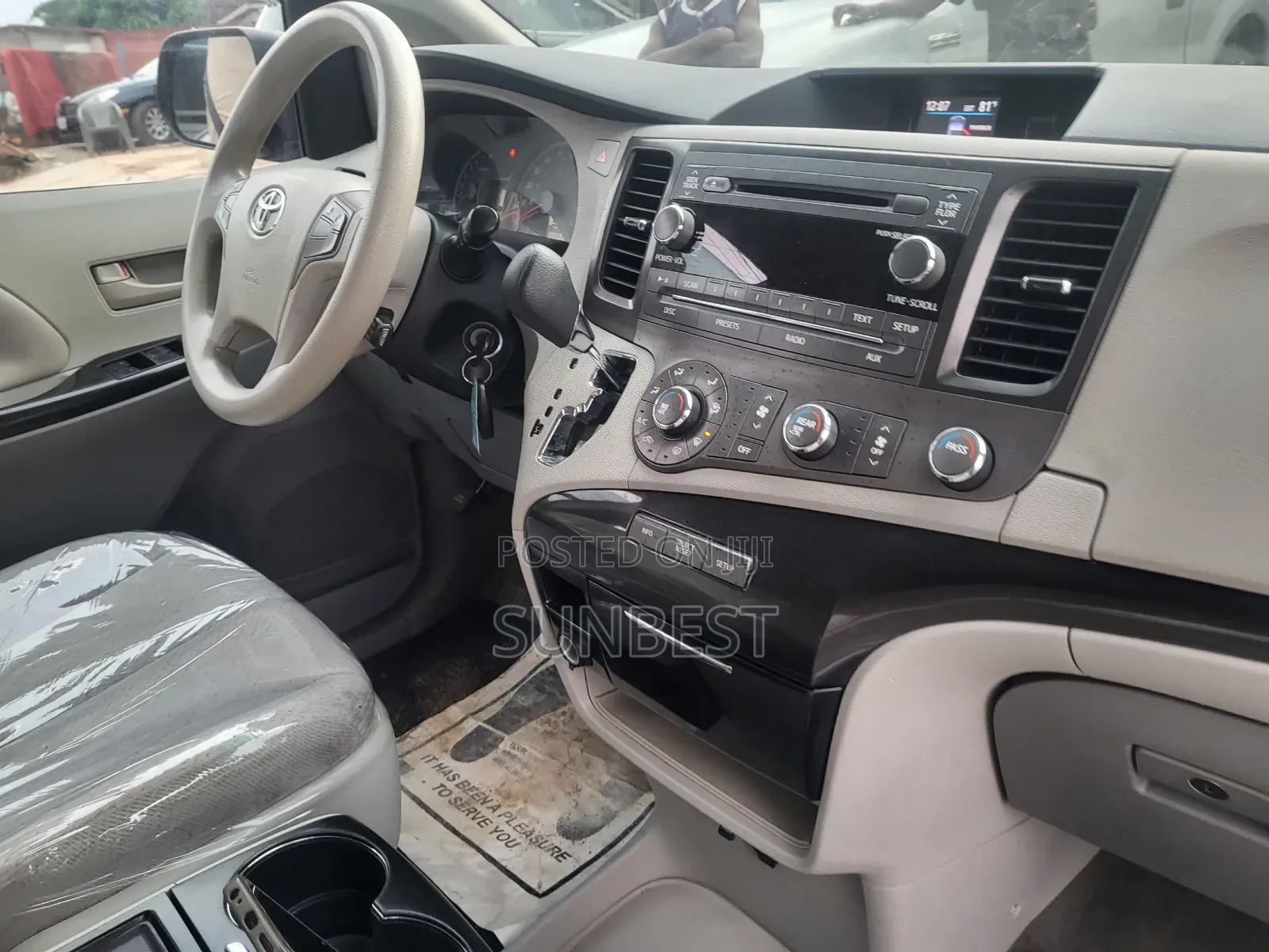 Toyota Sienna XLE 7 Passenger Mobility 2012 Red
