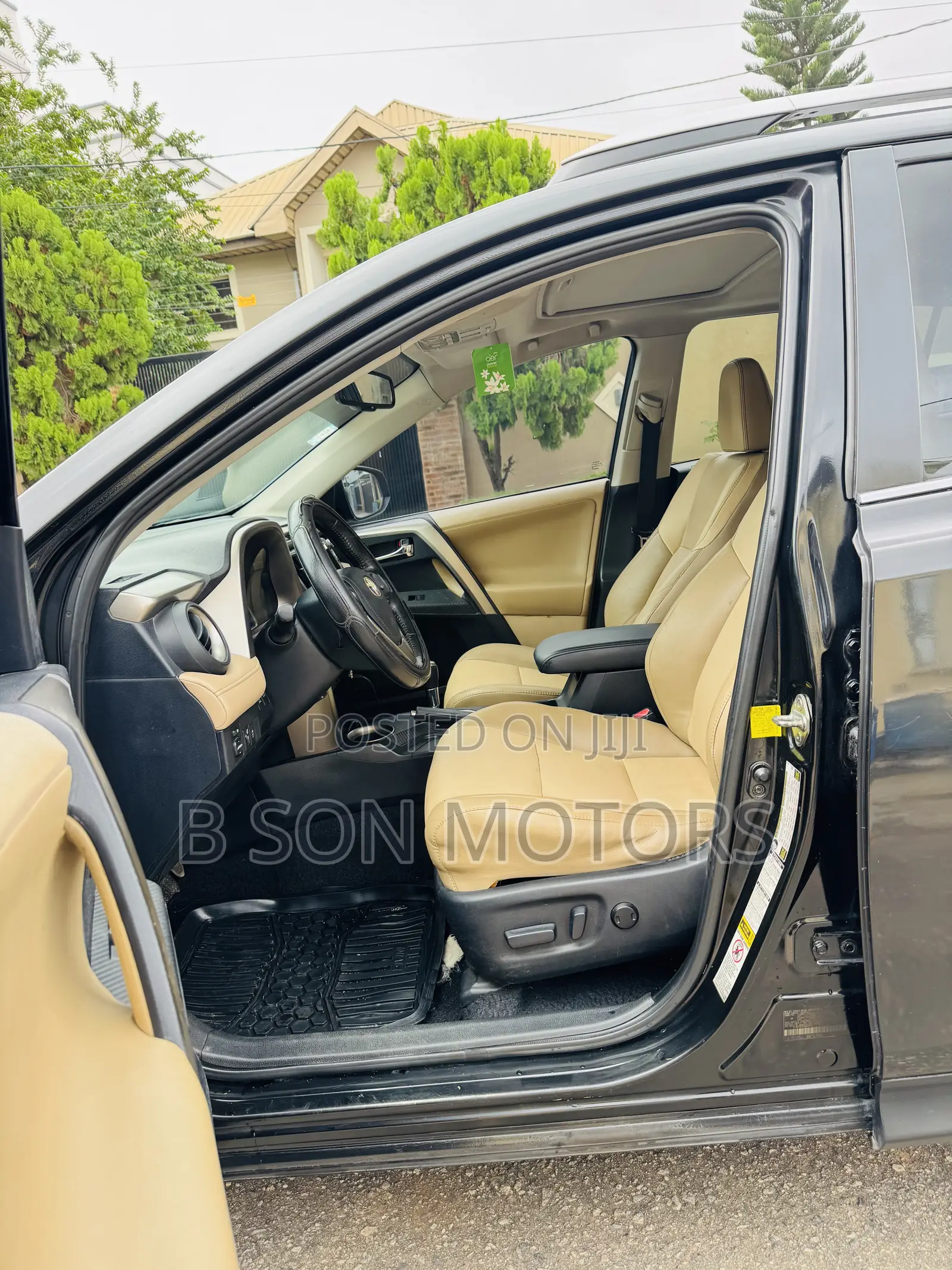 Toyota RAV4 Limited FWD (2.5L 4cyl 6A) 2016 Black
