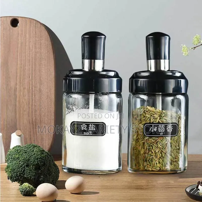 4pcs Spice Bottle With Spoon and Oil Dispenser Bottle Kitchen Set