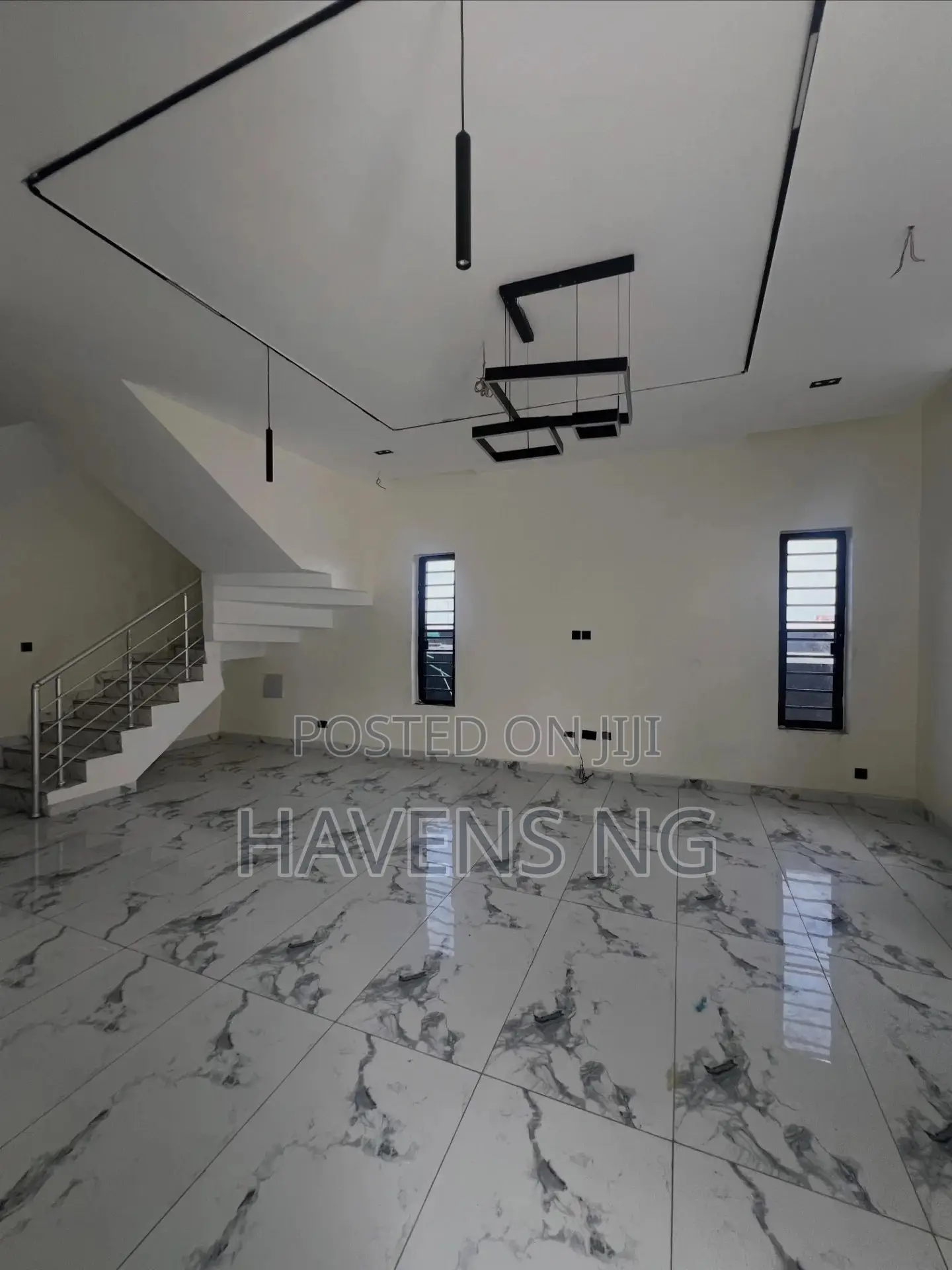 5bdrm Duplex in Lekki Phase 2 for sale