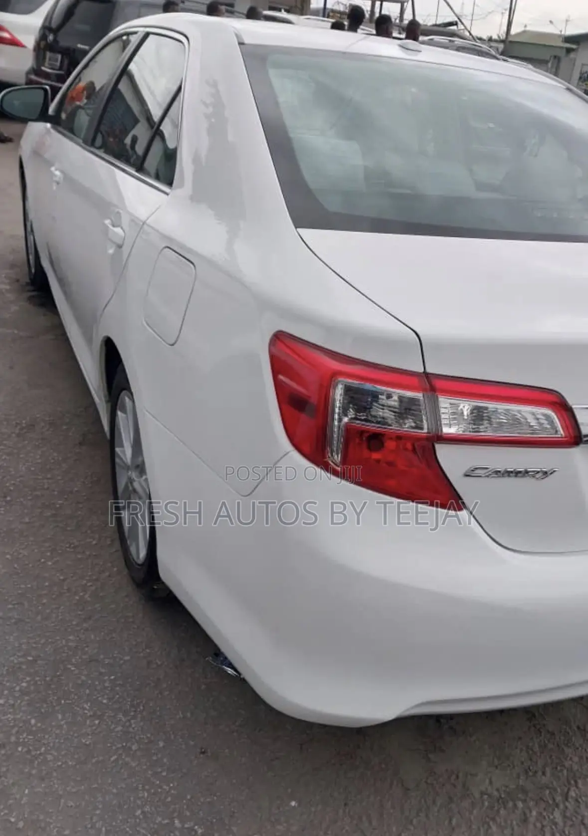 Toyota Camry XLE 4dr Sedan w/Prod. End 11/13 (2.5L 4cyl 6A) 2014 White