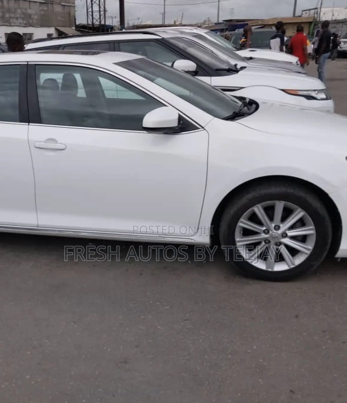 Toyota Camry XLE 4dr Sedan w/Prod. End 11/13 (2.5L 4cyl 6A) 2014 White