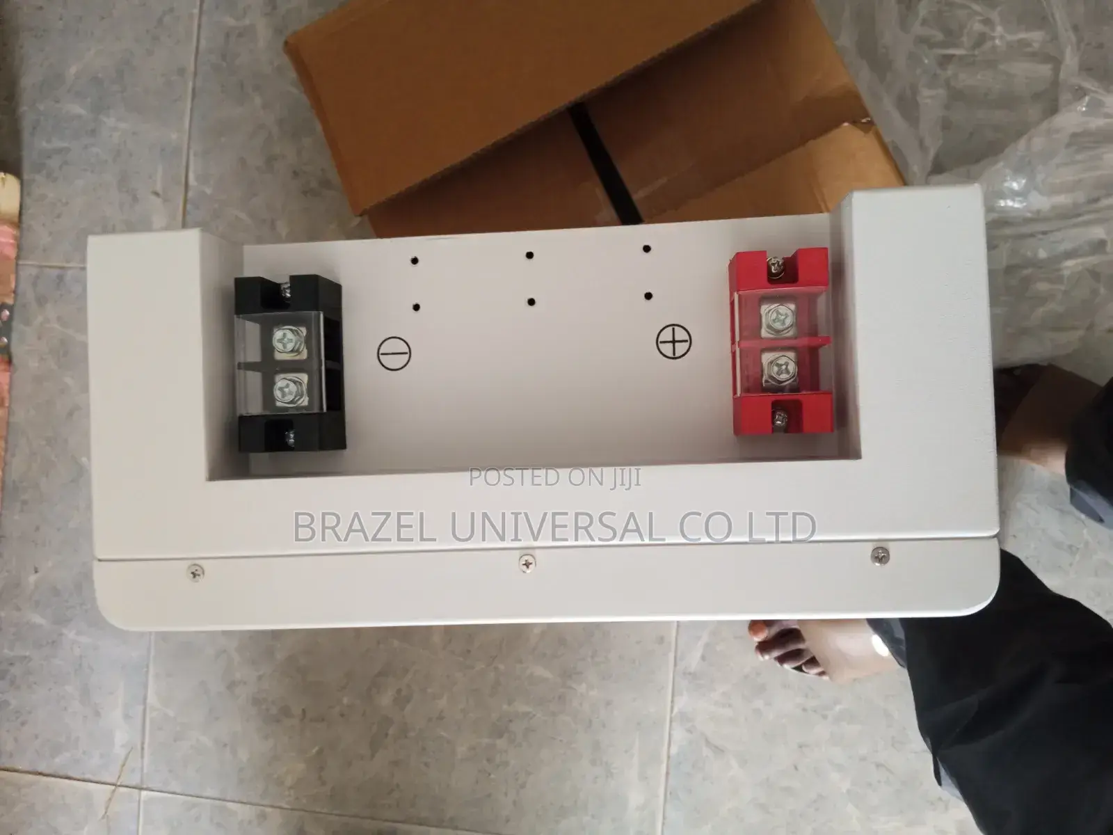 The Hz Solar 2.5kwh Lithium Battery 25.6v