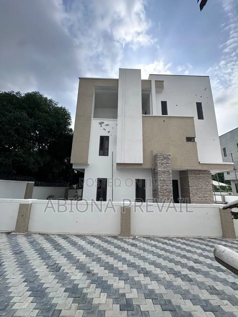 5bdrm Duplex in Asokoro for sale