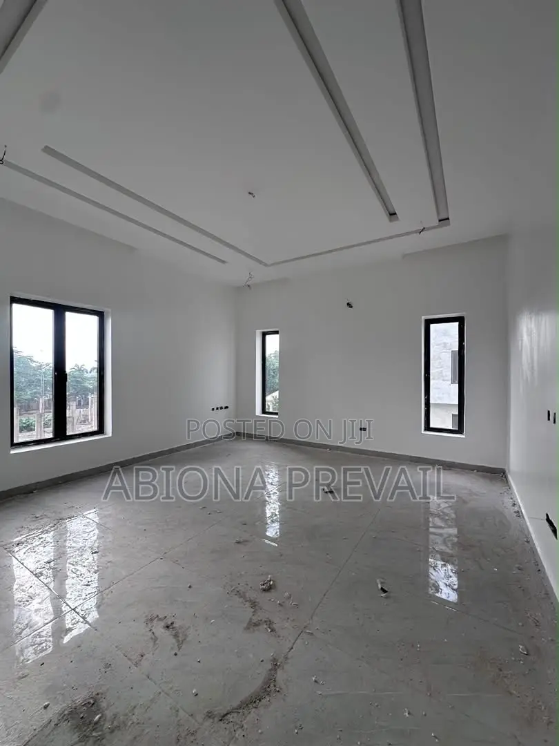5bdrm Duplex in Asokoro for sale