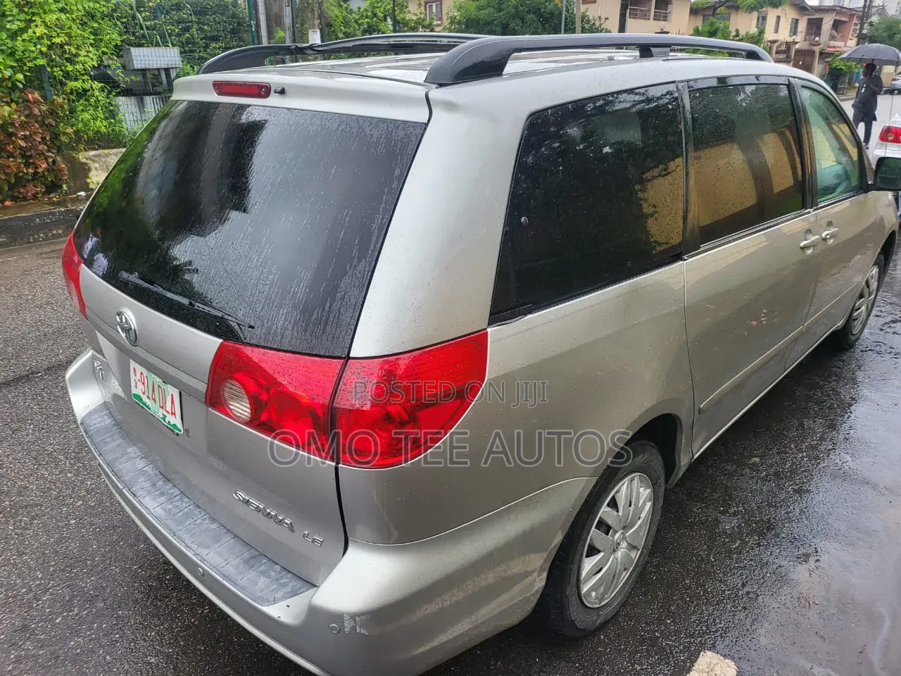 Toyota Sienna 2007 Silver