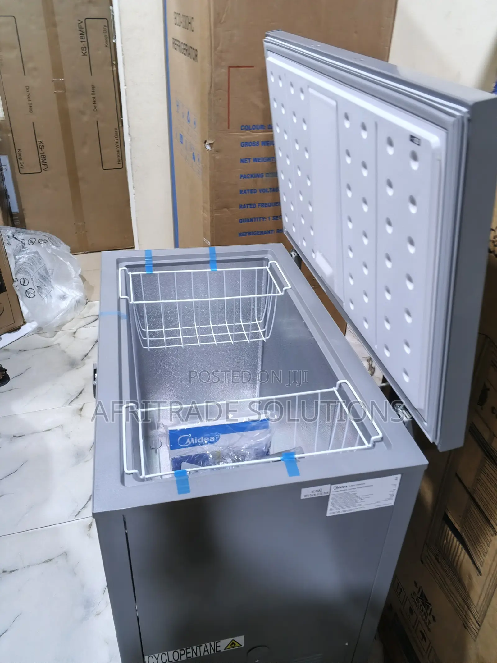 Midea 250l Chest Freezer Mdrc34sfzg43 – Spacious Storage