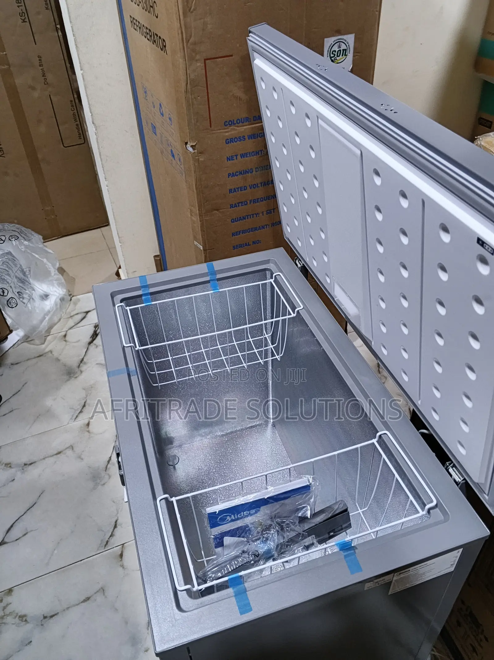 Midea 250l Chest Freezer Mdrc34sfzg43 – Compact Exterior