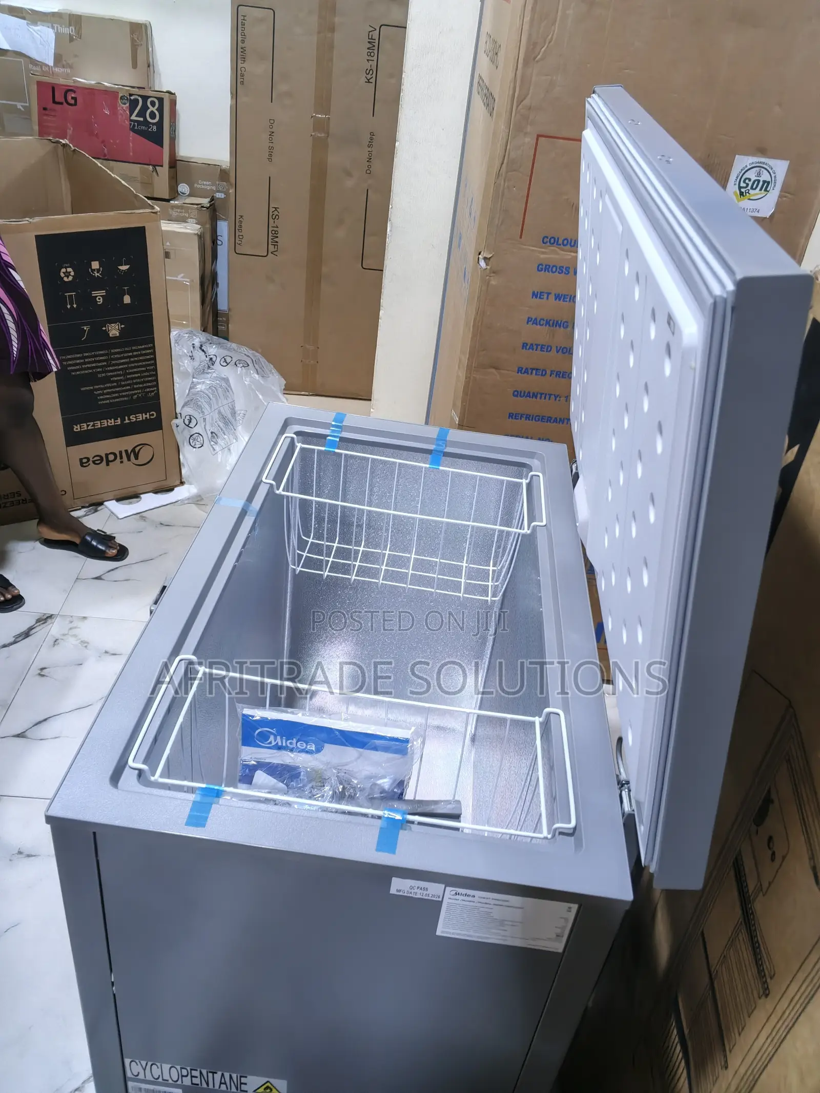 Midea 250l Chest Freezer Mdrc34sfzg43 – Silent Operation