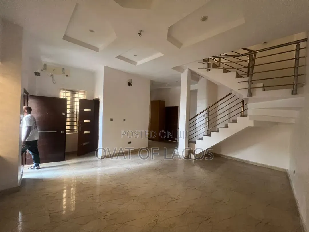 4bdrm Duplex in Chevron Alternative for sale