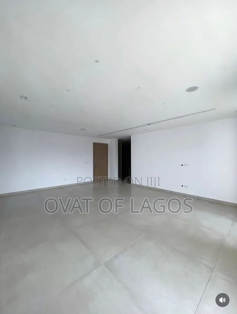 5bdrm Duplex in Lekki Phase 1 for sale