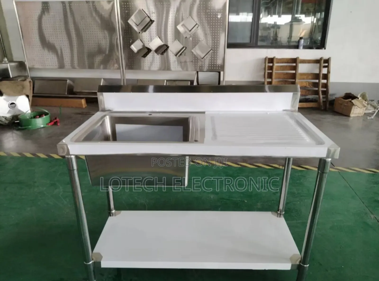 Single Sink With Side Table Under Shelf – Heavy-Duty Stainless Steel