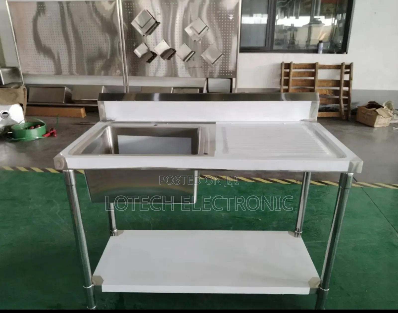 Single Sink With Side Table Under Shelf – Heavy-Duty Stainless Steel