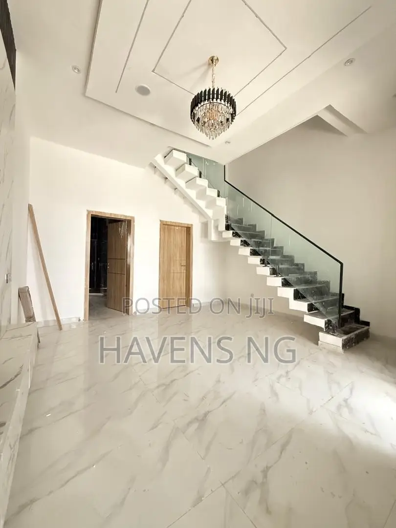 3bdrm Duplex in Lekki Phase 2 for sale