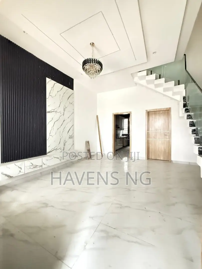 3bdrm Duplex in Lekki Phase 2 for sale