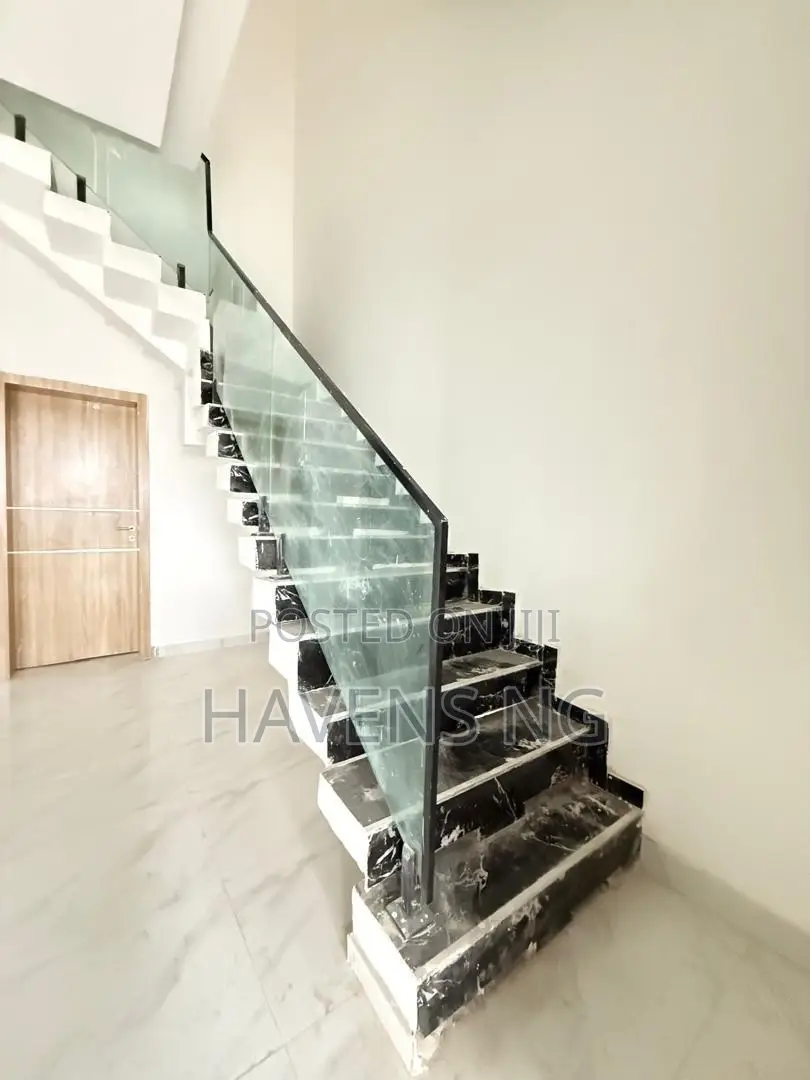 3bdrm Duplex in Lekki Phase 2 for sale