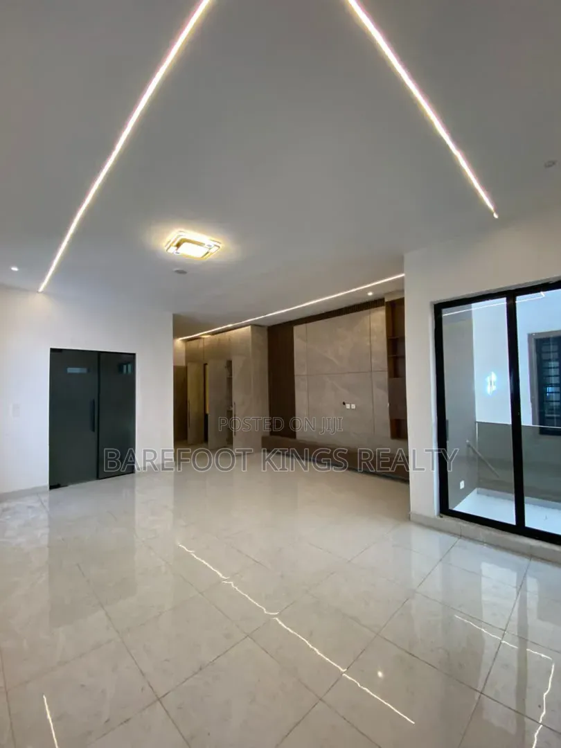 5bdrm Duplex in Ado / Ajah for sale