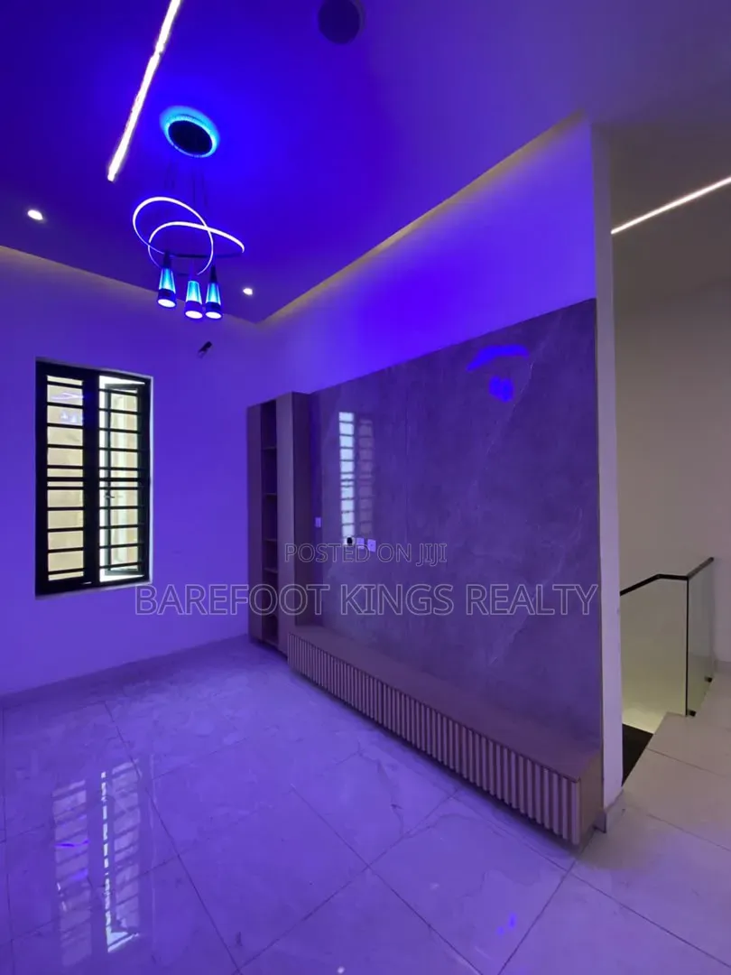 5bdrm Duplex in Ado / Ajah for sale