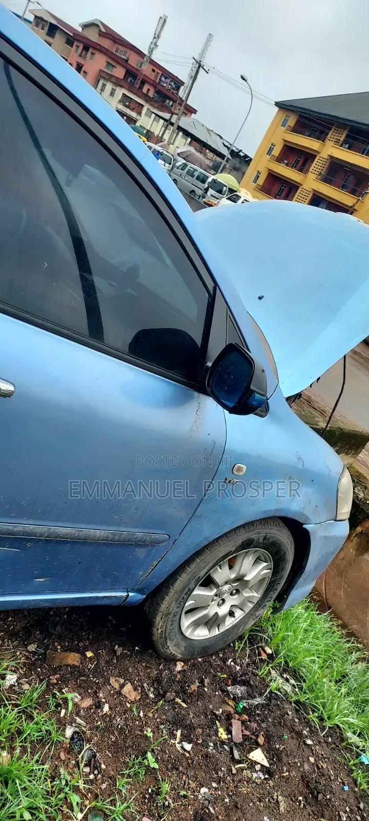 Toyota Picnic 2.0 FWD 2006 Blue