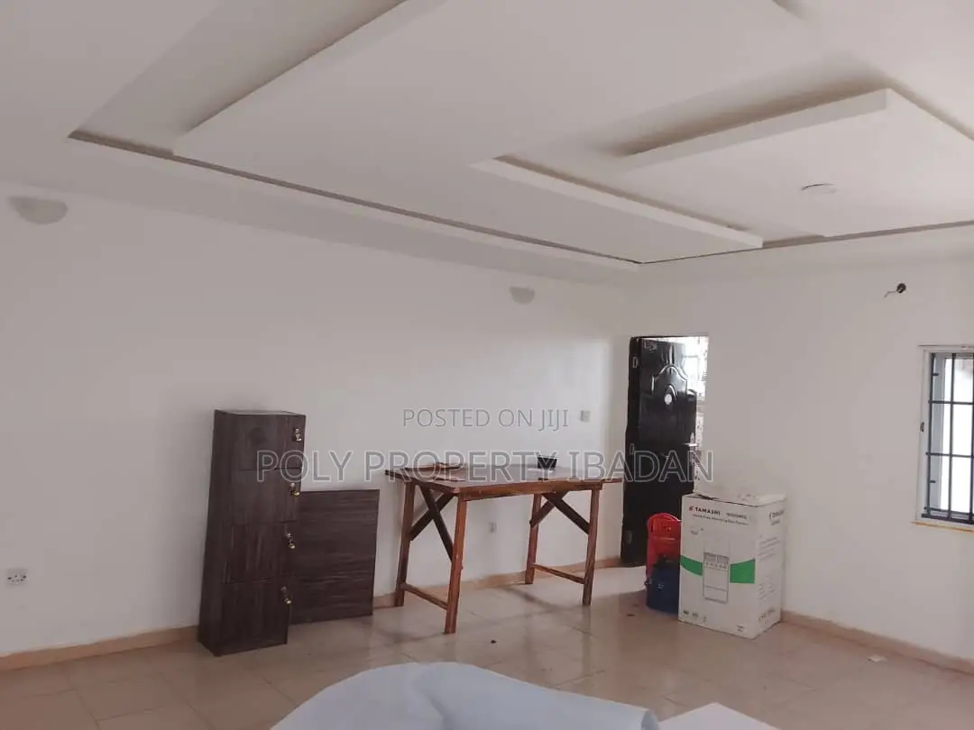 2bdrm Apartment in Akinoje Layout, Bodija for rent
