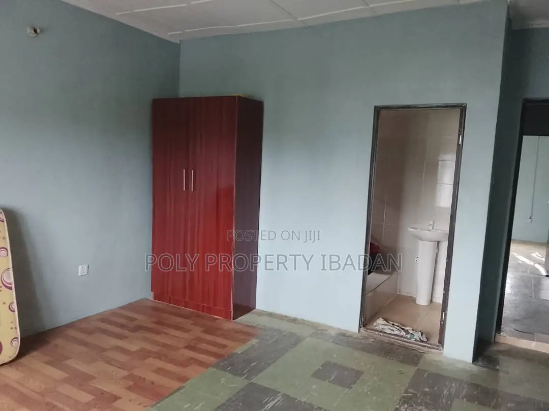 2bdrm Apartment in Akinoje Layout, Bodija for rent