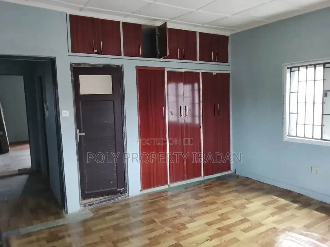 2bdrm Apartment in Akinoje Layout, Bodija for rent