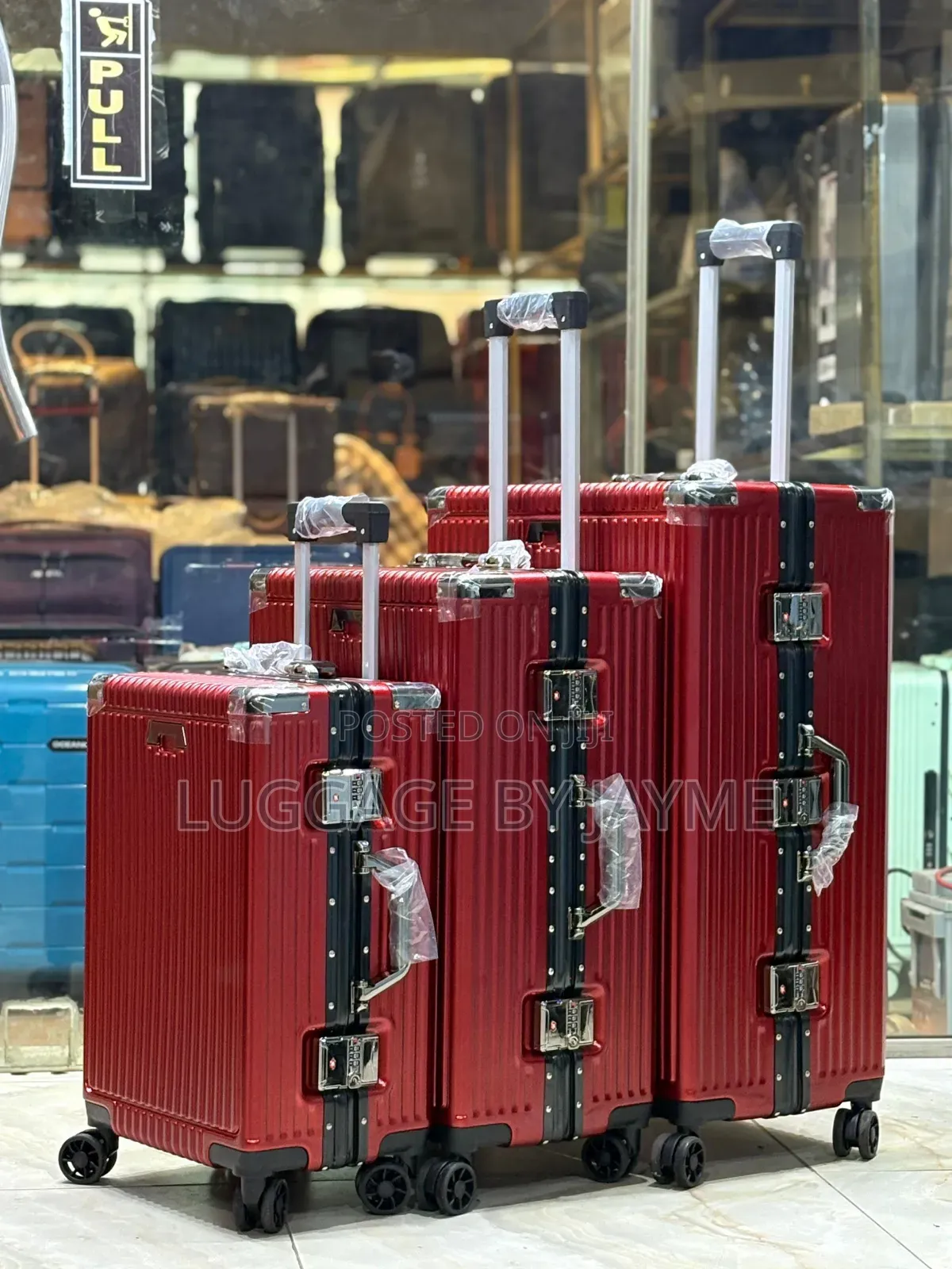 Lightweight Aluminum Frame Luggage With Cup Holder