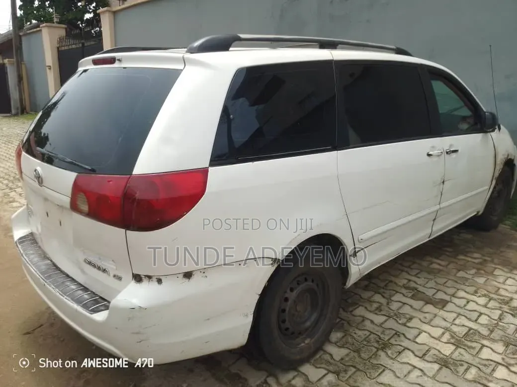 Toyota Sienna 2007 White