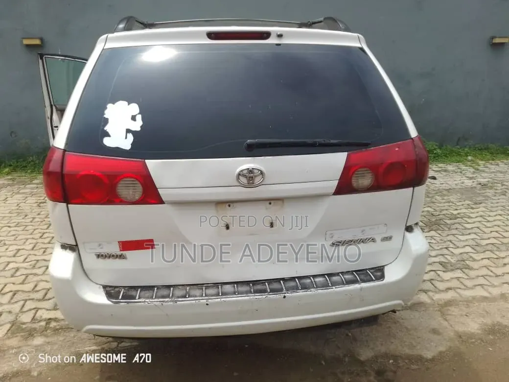 Toyota Sienna 2007 White