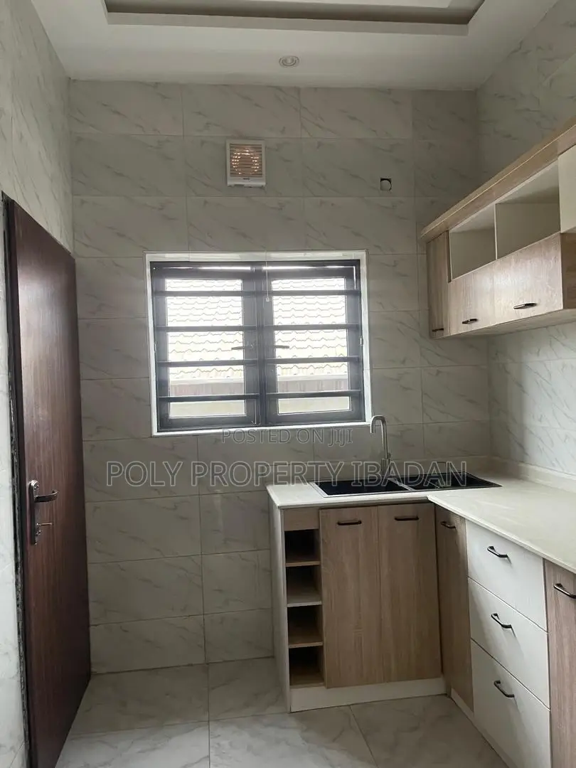 2bdrm Apartment in Olusoji, Oluyole Estate for rent