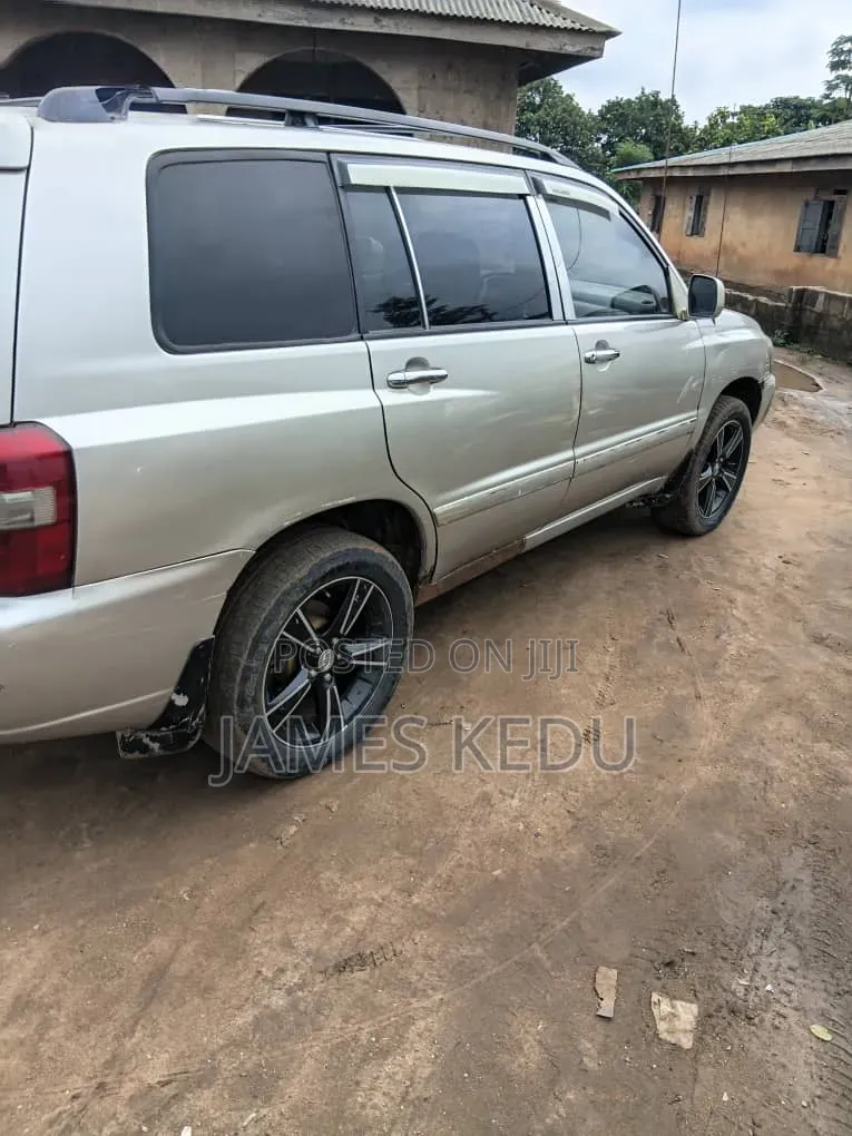 Toyota Highlander 2004 Gray