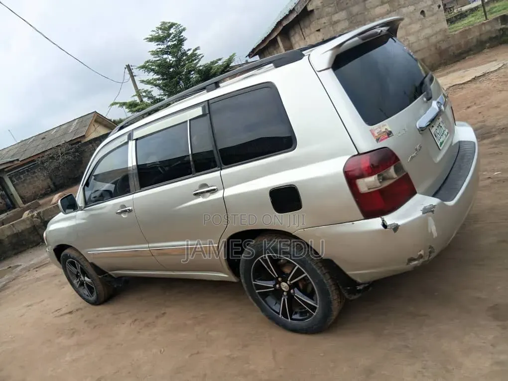 Toyota Highlander 2004 Gray