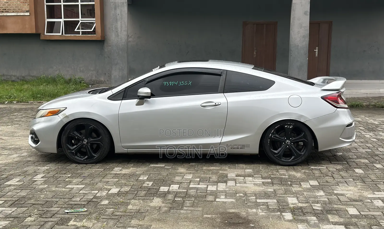 Honda Civic Si w/Navigation and Summer Tires 2dr Coupe (2.4L 4cyl 6M)