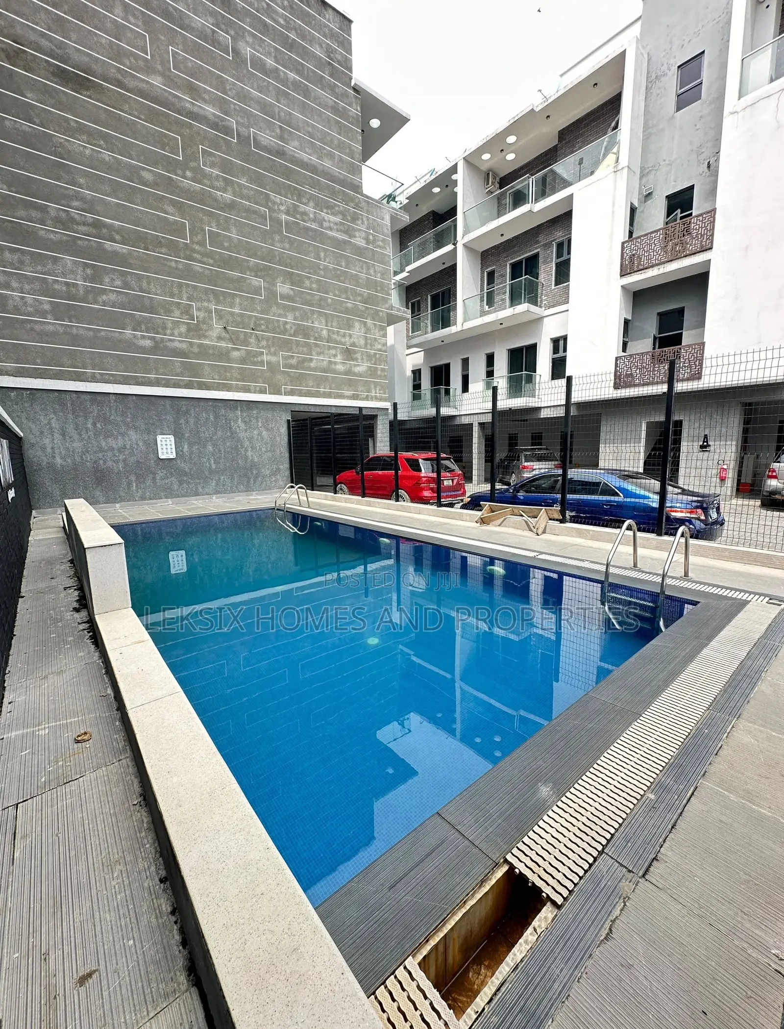 Furnished 2bdrm Maisonette in Comes With All, Lekki Phase 1 for sale