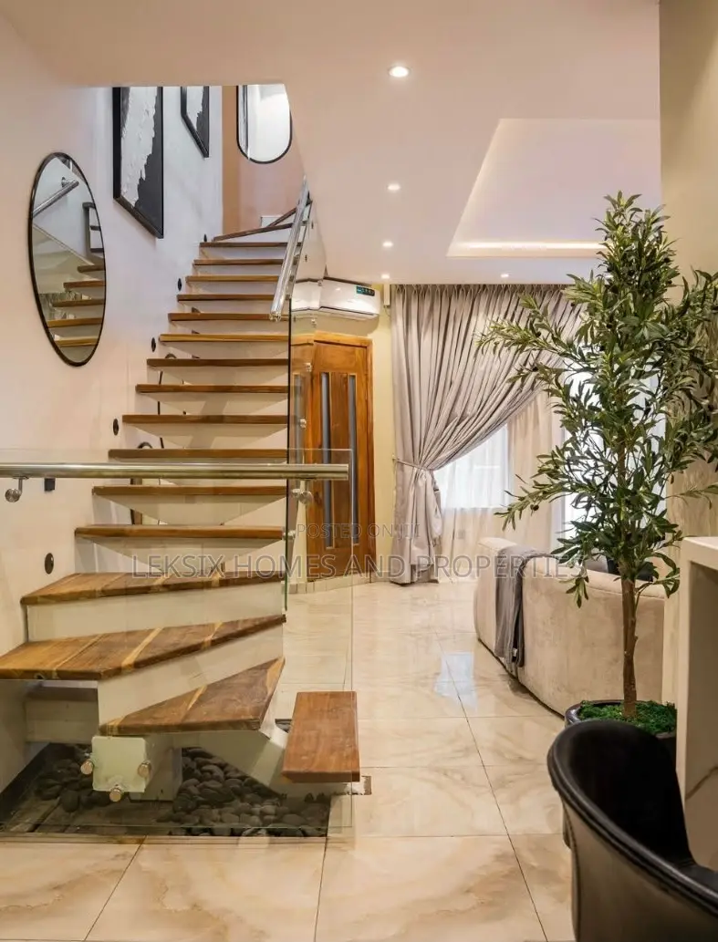 Furnished 2bdrm Maisonette in Comes With All, Lekki Phase 1 for sale