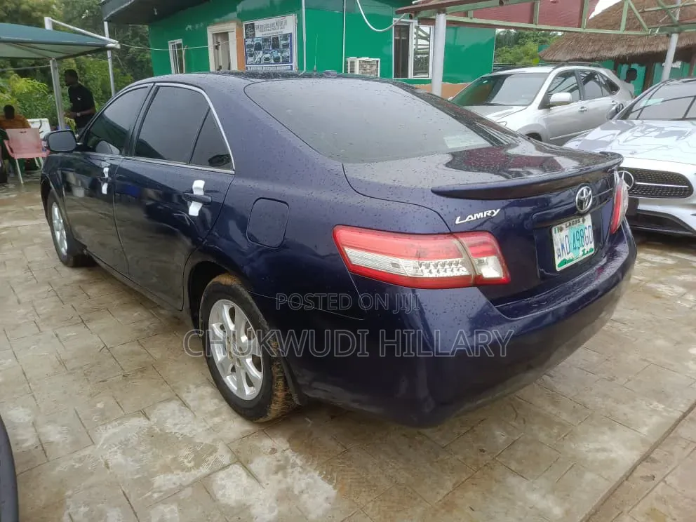 Toyota Camry 2010 Blue