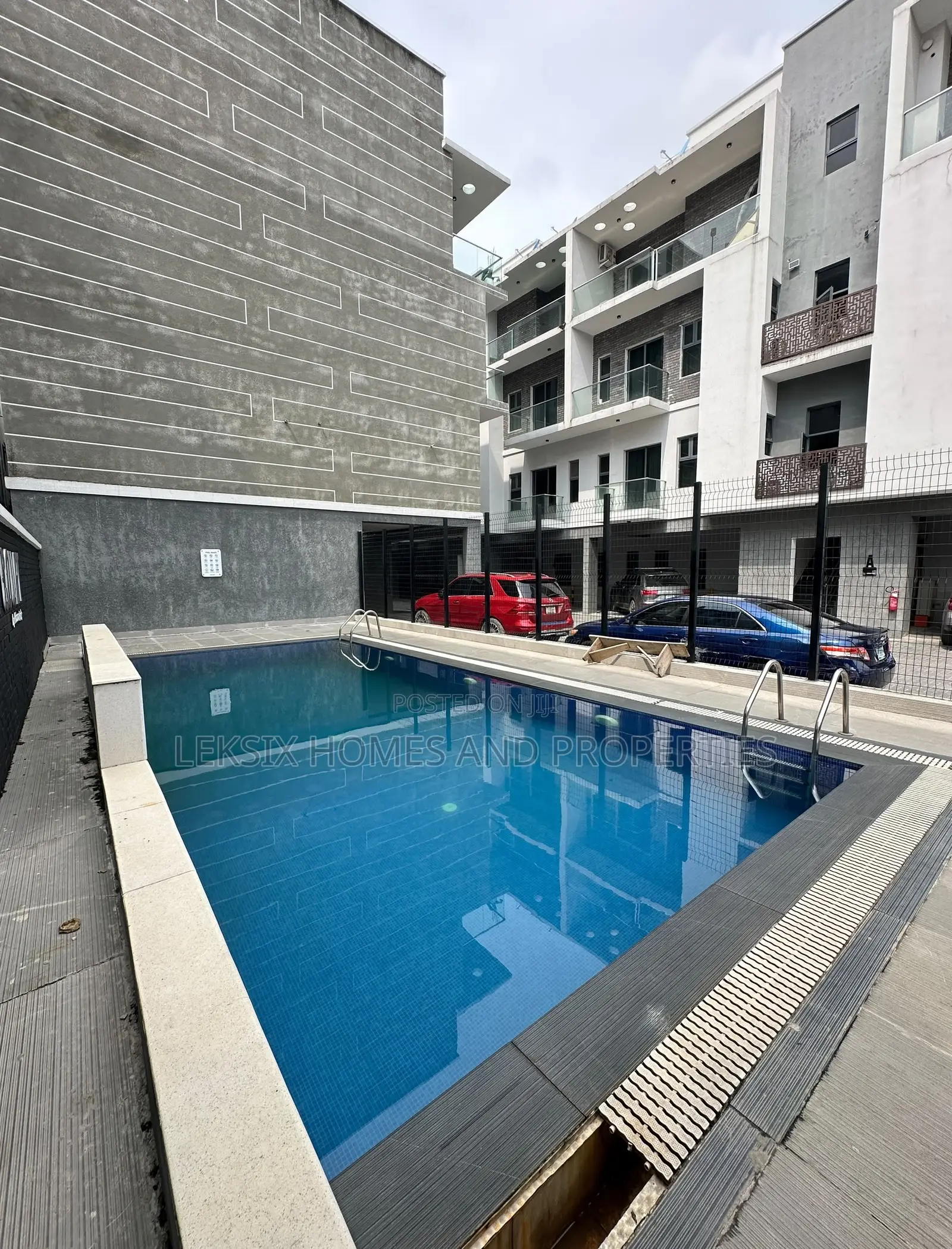 Furnished 2bdrm Maisonette in Comes With All, Lekki Phase 1 for sale