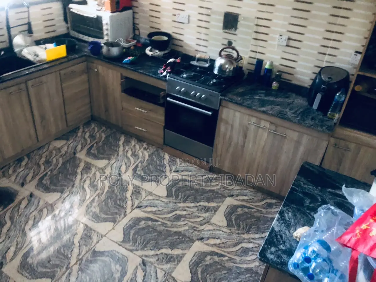 Furnished 3bdrm Apartment in Tipper Garage, Akala Express for rent